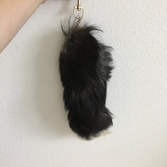Animal Fur Tail Keychain - Picture 1 of 4